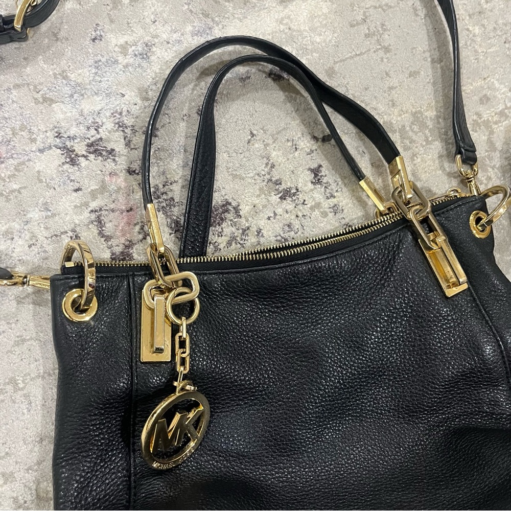 Michael Kors Black Leather Handbag and Wallet Set - Picture 4 of 11